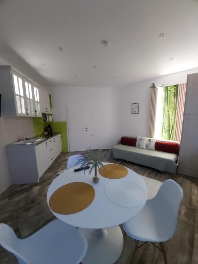 Accent House Lägenhet Deva Exteriör bild